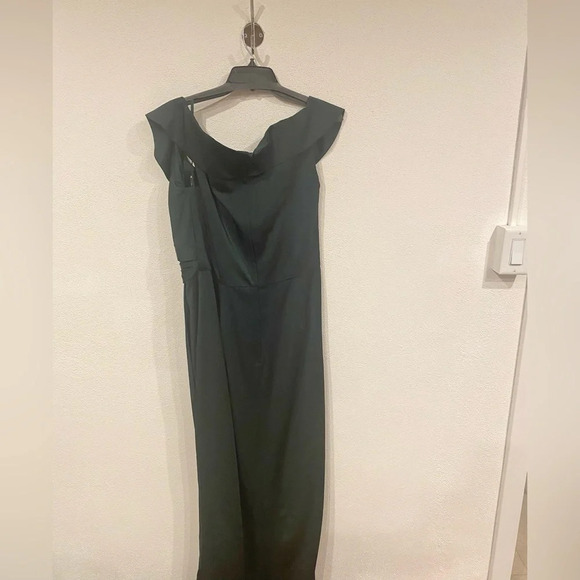 NWT La Femme Surplice Off the Shoulder Column Gown in Emerald Size 12 - Picture 4 of 4